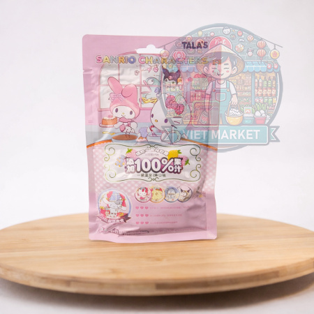 TALA´S SANRIO Gumené cukríky s príchuťou jahoda, citrón a čierna ríbezľa s odznakom 52g