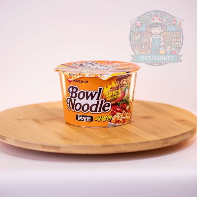 NONGSHIM Spicy Chicken Instantná zmes na prípravu pikantnej kuracej polievky v miske 100g